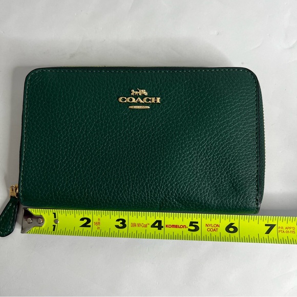 Coach Women’s Pebbled Leather Long Zip Around Wallet Emerald Green Maroon Int. - Picture 8 of 9